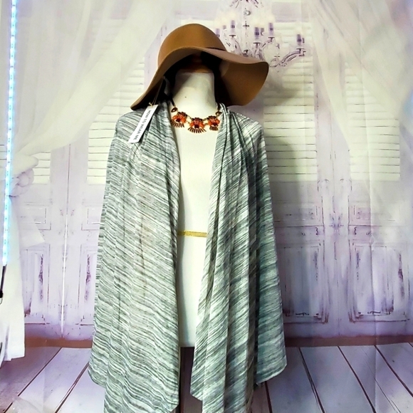 Renee C. Size S gray womens cardigan sweater top - Picture 7 of 14